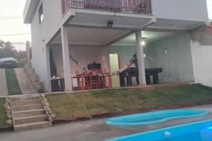 VENDO EXCELENTE CASA EM LARANJEIRAS