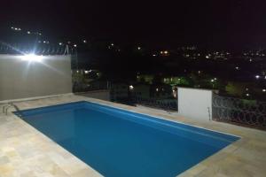 VENDO LINDA CASA DE ALTO PADRÃO PROXIMO AO CENTRO