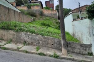 VENDO EXCELENTE TERRENO NA CHÁCARA ALVORA